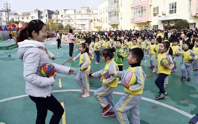 霍邱縣教育局新項目引領教育改革，助力縣域騰飛